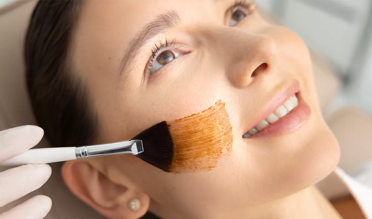 Dermamelan Chemical Peel Treatment for Skin's Brightness